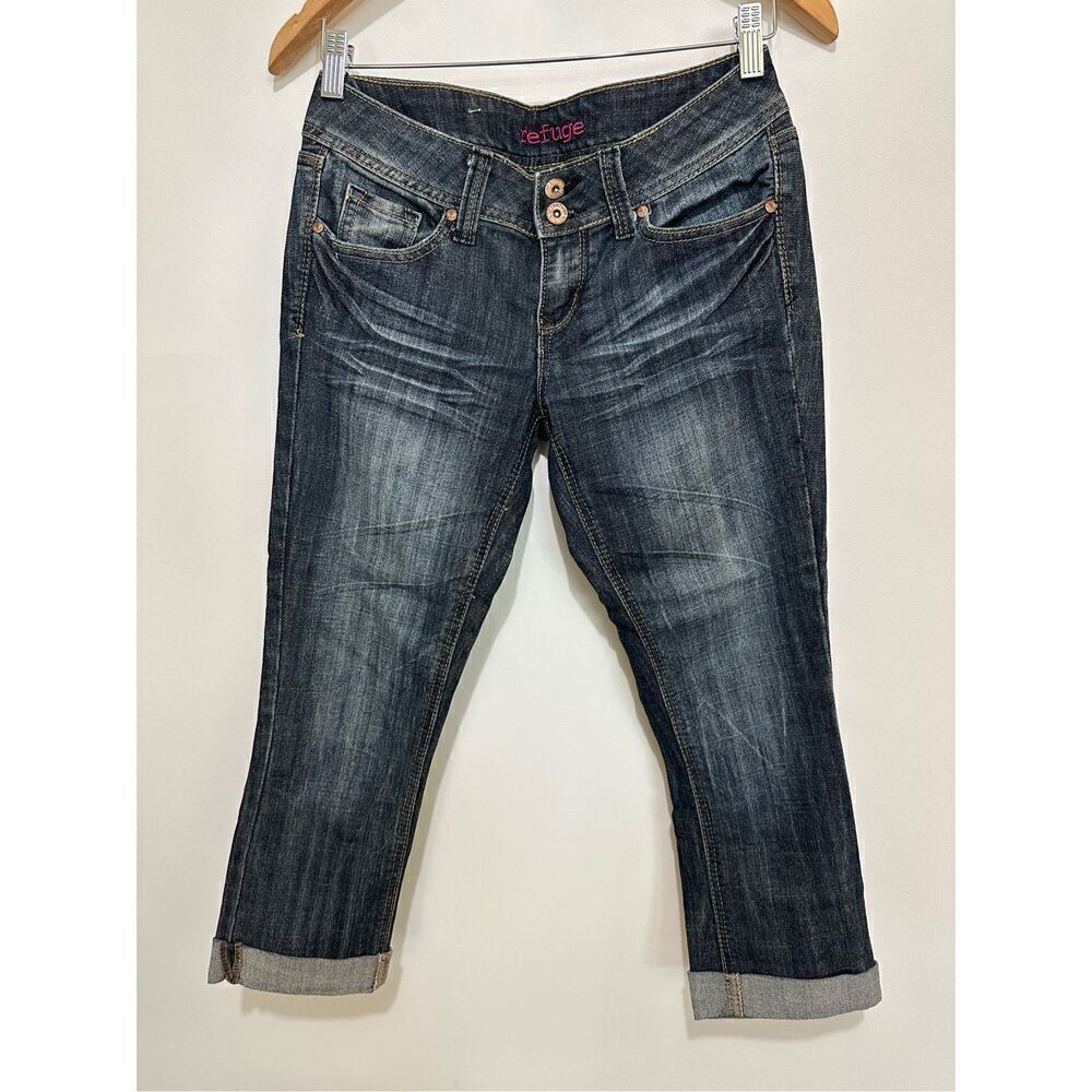 Blue denim jeans capri